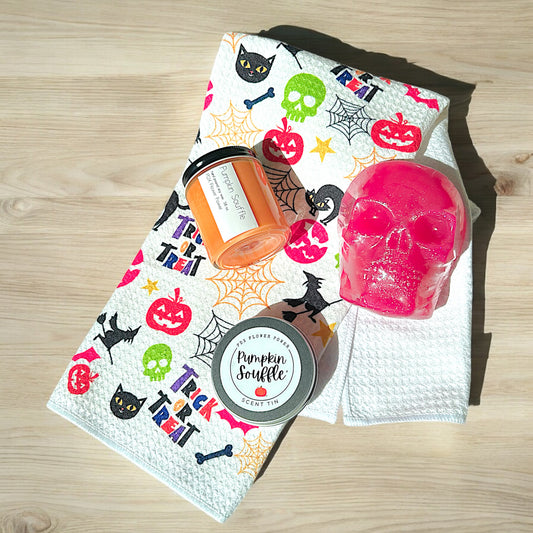 Halloween Gift Set. Skull Soap, Pumpkin Soy candle, Halloween Towel & Pumpkin Scent tin.